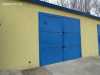 Prodám řadovou garáž o velikosti 60 m2 v Nádražní ulici v Klášterci nad Ohří. Je zde vedená elektrika 220 V i 380 V.

