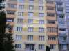 Prodej bytové jednotky 2   1 ( 61 m2 ) v osobním vlastnictví ve 2. patře panelového domu ulice Svobodova, Karlovy Vary Stará Role. Byt je v původním, velmi udržovaném stavu, okna plastová, zasklená lodžie. Fond oprav ve výši 3 562,- Kč. Dům prošel kompletní rekonstrukcí. Bytovou jednotku je možno vyměnit za byt 3   1, nebo 4   1 v Lokti nad Ohří s doplatkem.