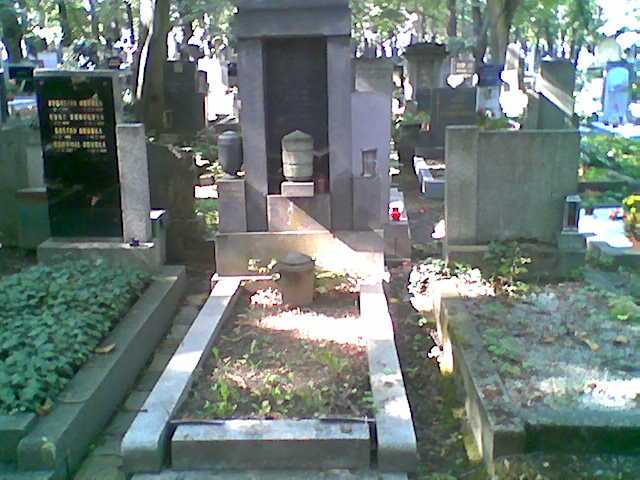 Hrob - Praha - Olšanské hřbitovy